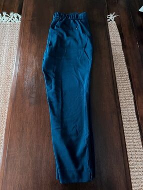 Women’s Straight Leg Pull on Pants